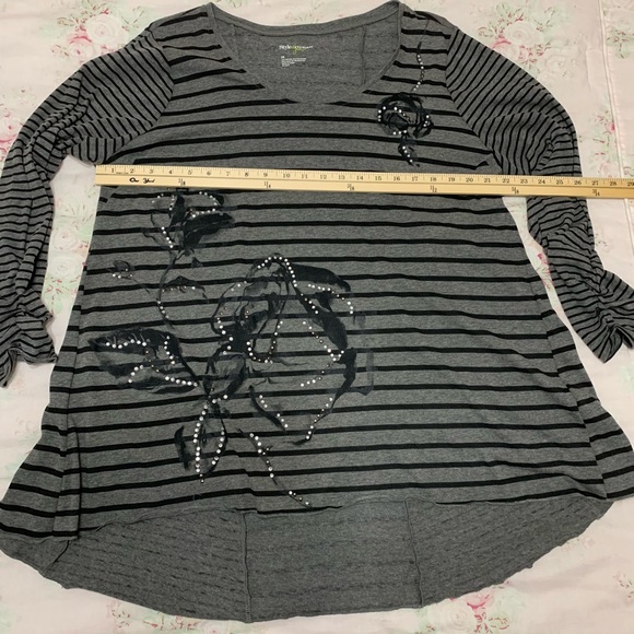 Style&Co. Woman Pus size 2X high low jeweled top - Picture 6 of 8